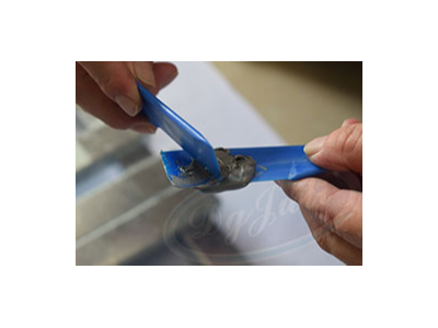 钢质修补剂一款代替焊接修补不锈钢的胶水，聚力胶水