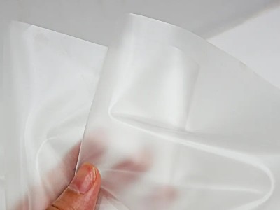 透明的TPU材料用什么胶水粘接好？聚力牌全透明TPU胶水替您排忧！
