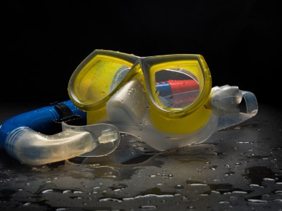 潜水镜用胶案例_聚力提供环保护目镜专用密封胶